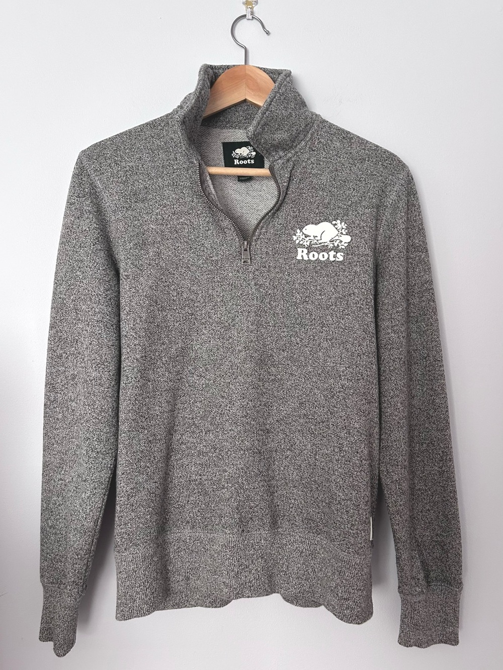 Roots quarter zip polo sweater (salt and pepper)